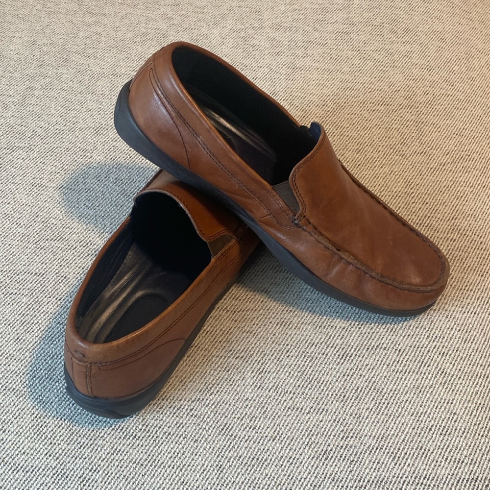Cole Haan Lovell 2 Gore Loafers. Color: British Tan. Size: 9m